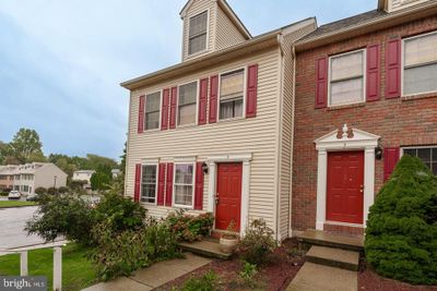 4 Weiser Court, Townhouse with 3 bedrooms, 1 bathrooms and null parking in WOMELSDORF PA | Image 2