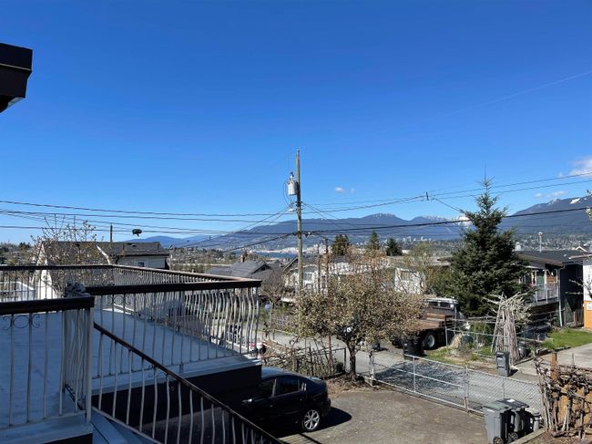 3493 Triumph Street, House other with 3 bedrooms, 2 bathrooms and 2 parking in Vancouver BC | Image 6