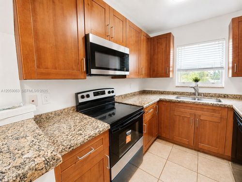 10-2521 Pierce St, Hollywood, FL, 33020-4392 | Card Image