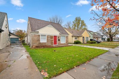 17645 Lincoln Avenue, Home with 4 bedrooms, 2 bathrooms and null parking in Eastpointe MI | Image 3