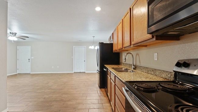 B - 307 Ewalt Ave, Home with 3 bedrooms, 2 bathrooms and null parking in Springdale AR | Image 5