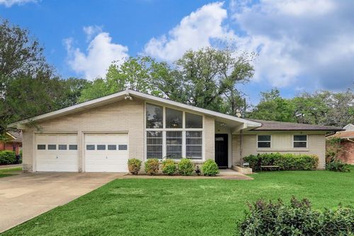 7622 Richmond Ave, Houston, TX, 77063-6237 | Card Image