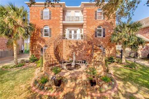 28 Mesa St, Kenner, LA, 70065-1015 | Card Image