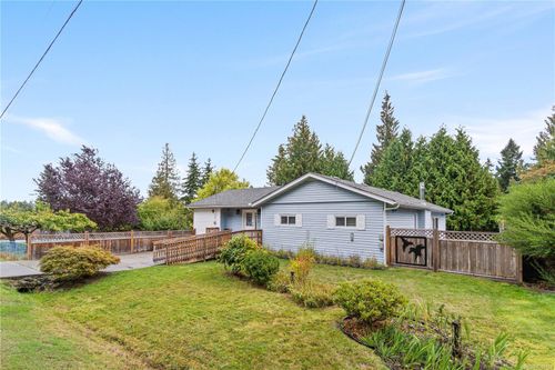450 Aurora St, Parksville, BC, V9P1L3 | Card Image
