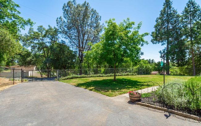 581 Crestview Dr, House other with 4 bedrooms, 1 bathrooms and null parking in Diamond Springs CA | Image 38