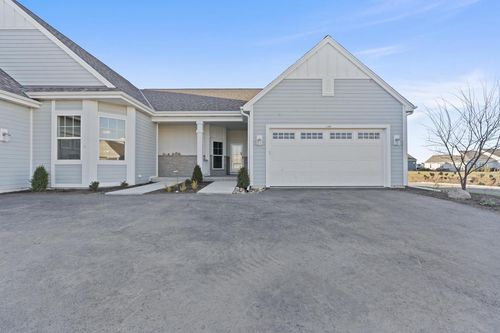 16e-1383 Prairie Creek Circle, Oconomowoc, WI, 53066 | Card Image