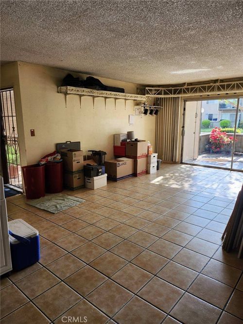 unit-e15-25735 Hogan Dr, Valencia, CA, 91355-2869 | Card Image