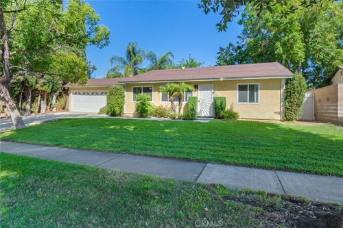 1529 Cambridge Ave, Redlands, CA, 92374-3955 | Card Image