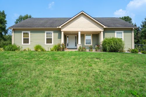 204 Corwin Meadows Dr, Lawrence, MI, 49064-9548 | Card Image