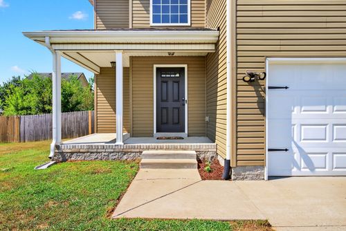 572 Tracy Ln, Clarksville, TN, 37040-6538 | Card Image