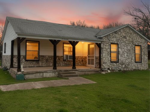 617 E 5th St, Ferris, TX, 75125-2307 | Card Image