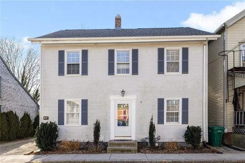 82 Burnside Ave, Newport, RI, 02840-2056 | Card Image