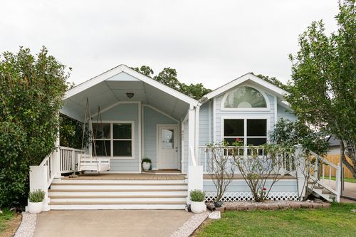 450 Biscayne St, Giddings, TX, 78942-2159 | Card Image