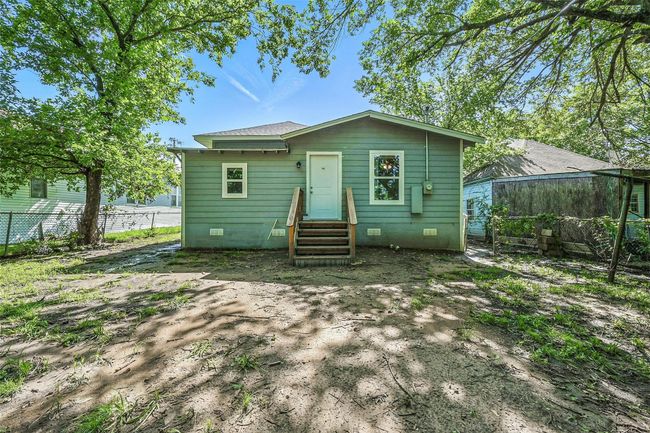906 S Willow St, House other with 3 bedrooms, 2 bathrooms and null parking in Sherman TX | Image 34