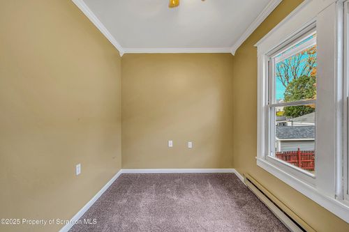 fl2-1701 Green Ridge St, Dunmore, PA, 18509-2127 | Card Image