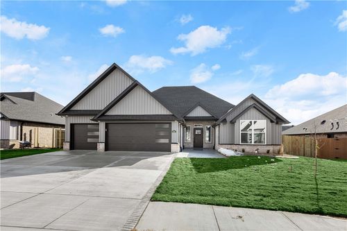 701 Bronco St, Centerton, AR, 72719-4019 | Card Image