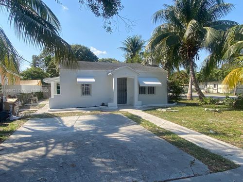 894 Nw 108th St, Miami, FL, 33168-2132 | Card Image
