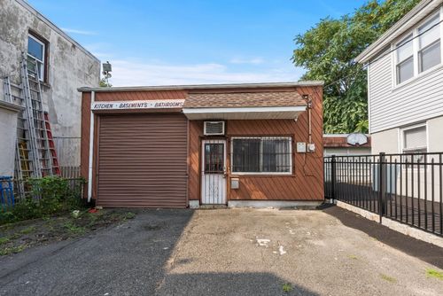 311 42nd St, Union City, NJ, 07087-4905 | Card Image