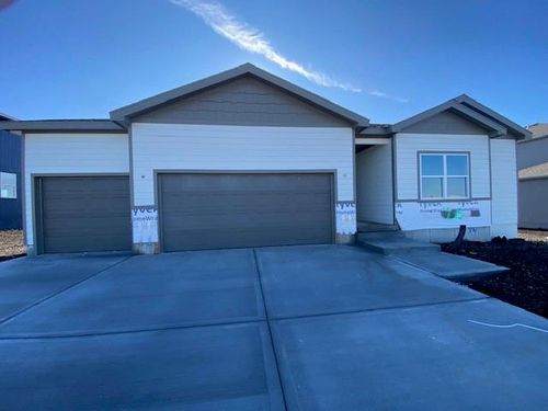 18615 W 193rd St, Spring Hill, KS, 66083-8499 | Card Image