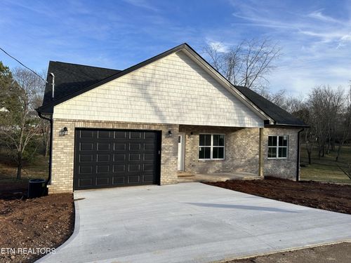 370 Woods View Cir, Kodak, TN, 37764-2157 | Card Image