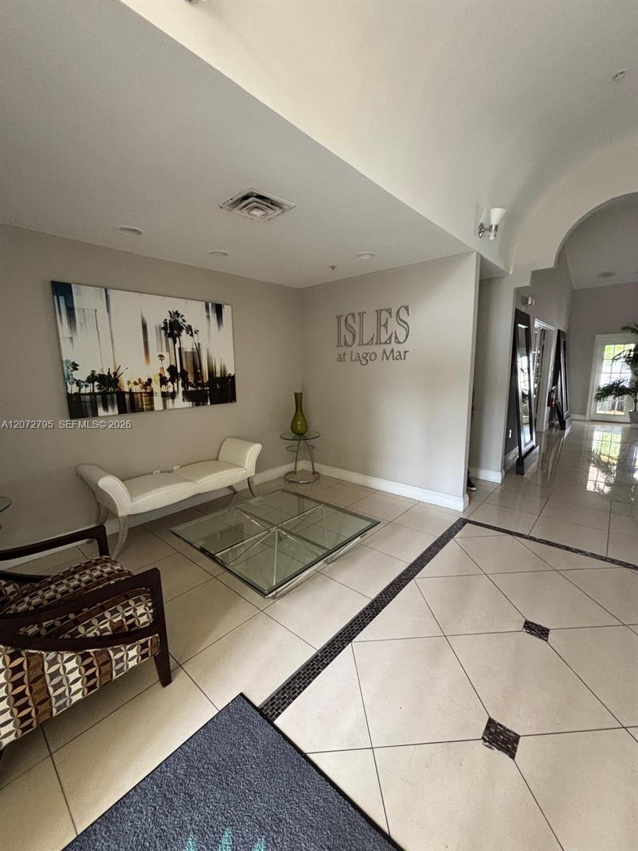 Residential Lease in Sunrise 4