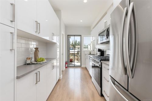 405-3351 Luxton Rd, Langford, BC, V9C0P2 | Card Image