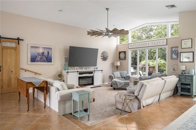548 Cross Creek Cir, House other with 3 bedrooms, 3 bathrooms and null parking in Sebastian FL | Image 6