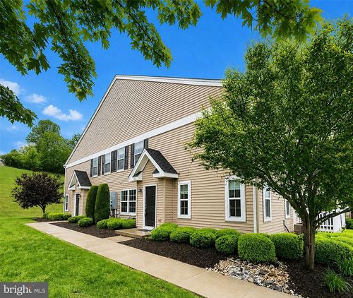 5960 Valley Forge Dr, COOPERSBURG, PA, 18036-8809 | Card Image