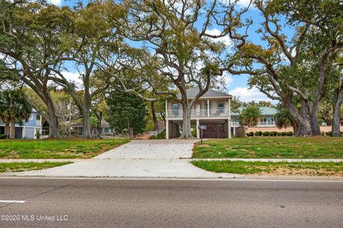 2524 Beach Blvd, Biloxi, MS, 39531-4702 | Card Image