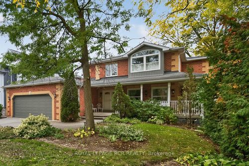 87 George St, Aurora, ON, L4G2S3 | Card Image