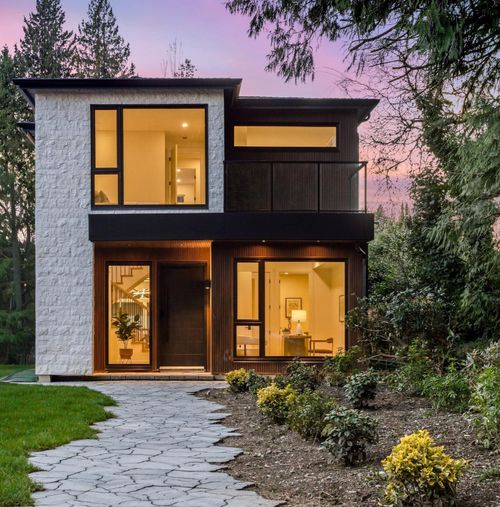 1921 Tatlow Ave, North Vancouver, BC, V7P3A2 | Card Image