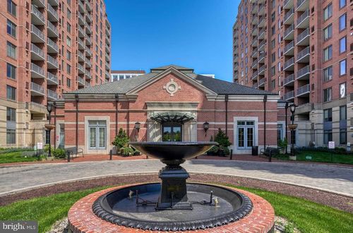 429-11710 Old Georgetown, NORTH BETHESDA, MD, 20852 | Card Image