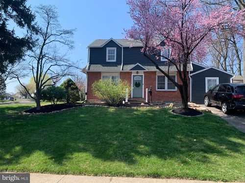 550 School House Ln, WILLOW GROVE, PA, 19090-2832 | Card Image