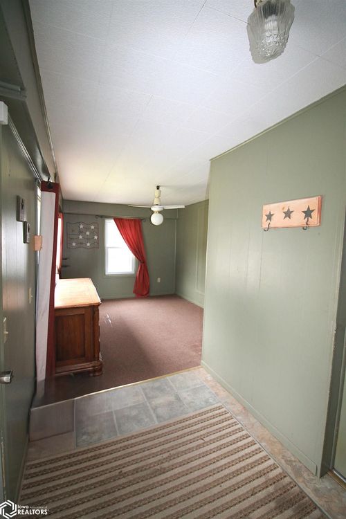 521 N 12th St, Clarinda, IA, 51632-1240 | Card Image