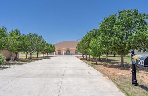 1210 W County Road 150, Midland, TX, 79706-6813 | Card Image