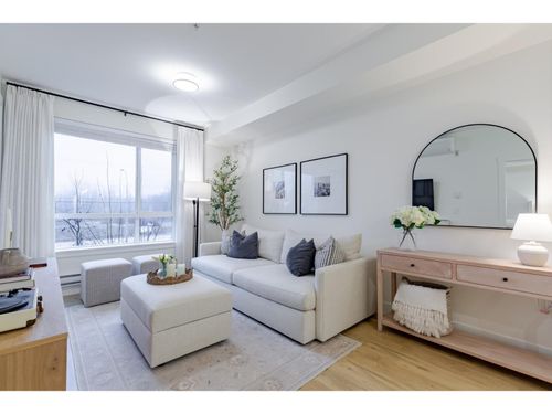 214-19935 75a Ave, Langley, BC, V2Y4L6 | Card Image