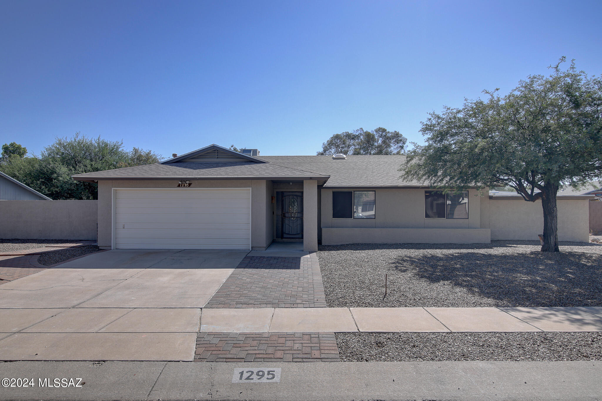 Gecko Rd, Tucson, AZ 85713