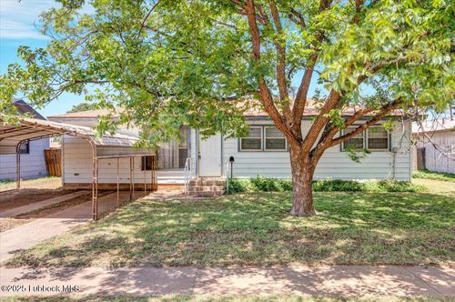 717 E Magnolia Ave, Brownfield, TX, 79316-2619 | Card Image