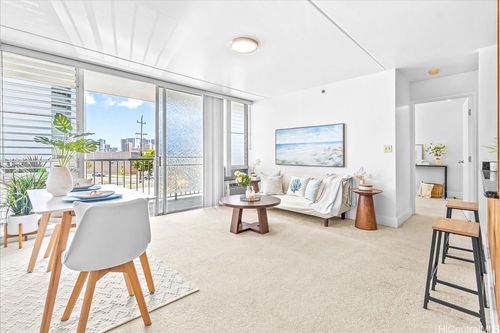 apt-304-2522 Date St, Honolulu, HI, 96826-5507 | Card Image