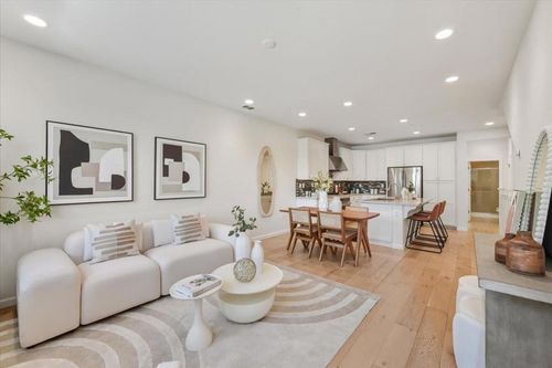 392 Charles Morris Ter, Sunnyvale, CA, 94085-4530 | Card Image