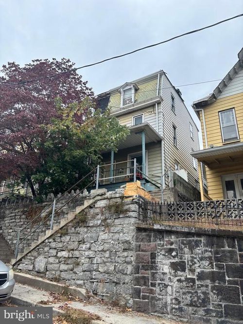 47 S 3rd St, STEELTON, PA, 17113-2309 | Card Image