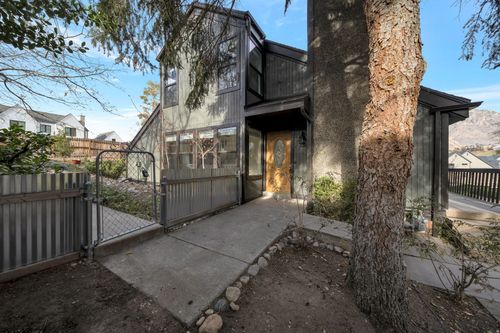 3656 E Summerhill Dr, Cottonwood Heights, UT, 84121-5559 | Card Image