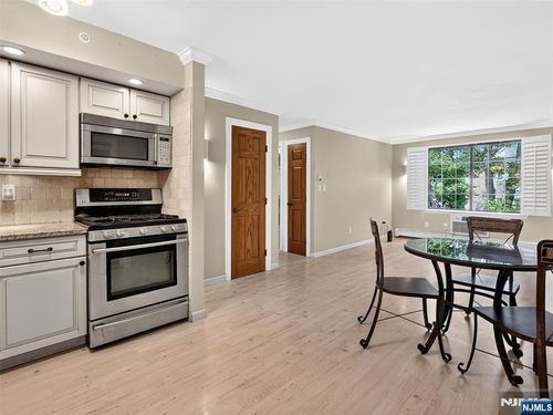 1510 Faulkner Ct, Mahwah, NJ, 07430-3485 | Card Image