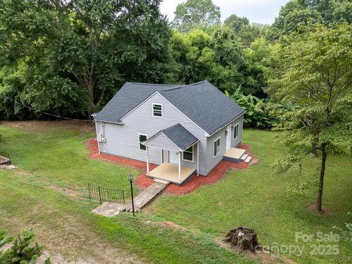 2901 N Shipp Ave, Newton, NC, 28658-2760 | Card Image