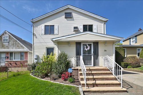 36 Barwick St, Floral Park, NY, 11001-1608 | Card Image