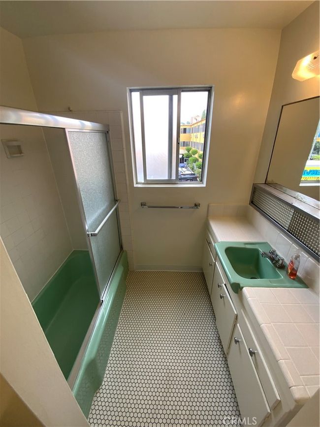 APT-18 - 120 Alamitos Ave, Condo with 1 bedrooms, 1 bathrooms and 1 parking in Long Beach CA | Image 17