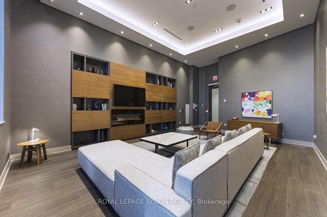 2104 - 10 York St, Condo with 2 bedrooms, 1 bathrooms and null parking in Toronto ON | Image 44