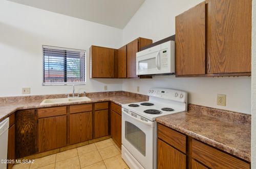 1109 E Water St, Tucson, AZ, 85719-3062 | Card Image