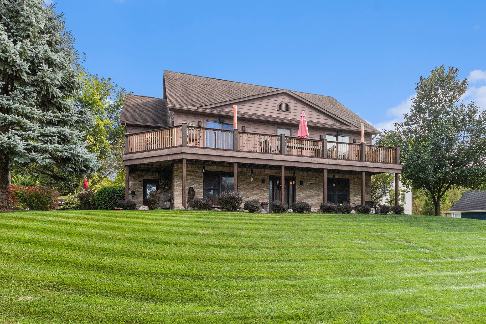 Westwind Shore Dr, Howell, MI 48843