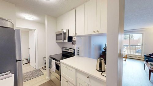 202-405 Columbia Blvd W, Lethbridge, AB, T1K5R8 | Card Image